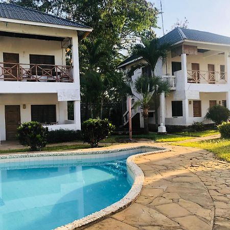 Miwa Holiday Resort Playa de Diani Exterior foto