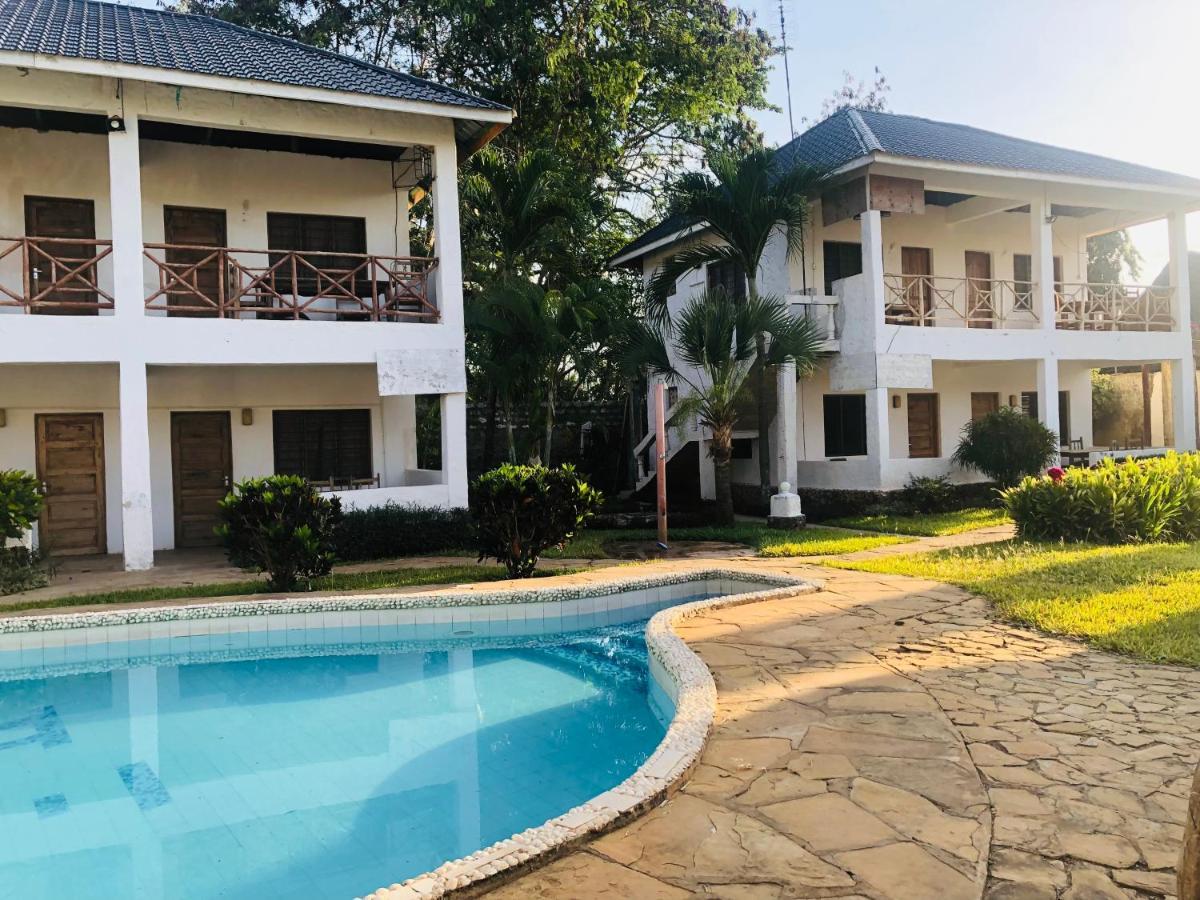 Miwa Holiday Resort Playa de Diani Exterior foto