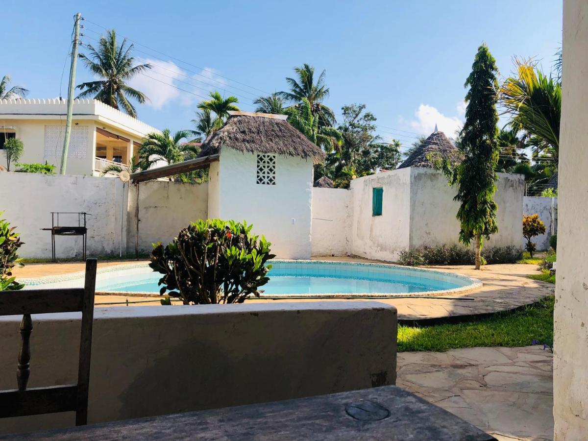 Miwa Holiday Resort Playa de Diani Exterior foto
