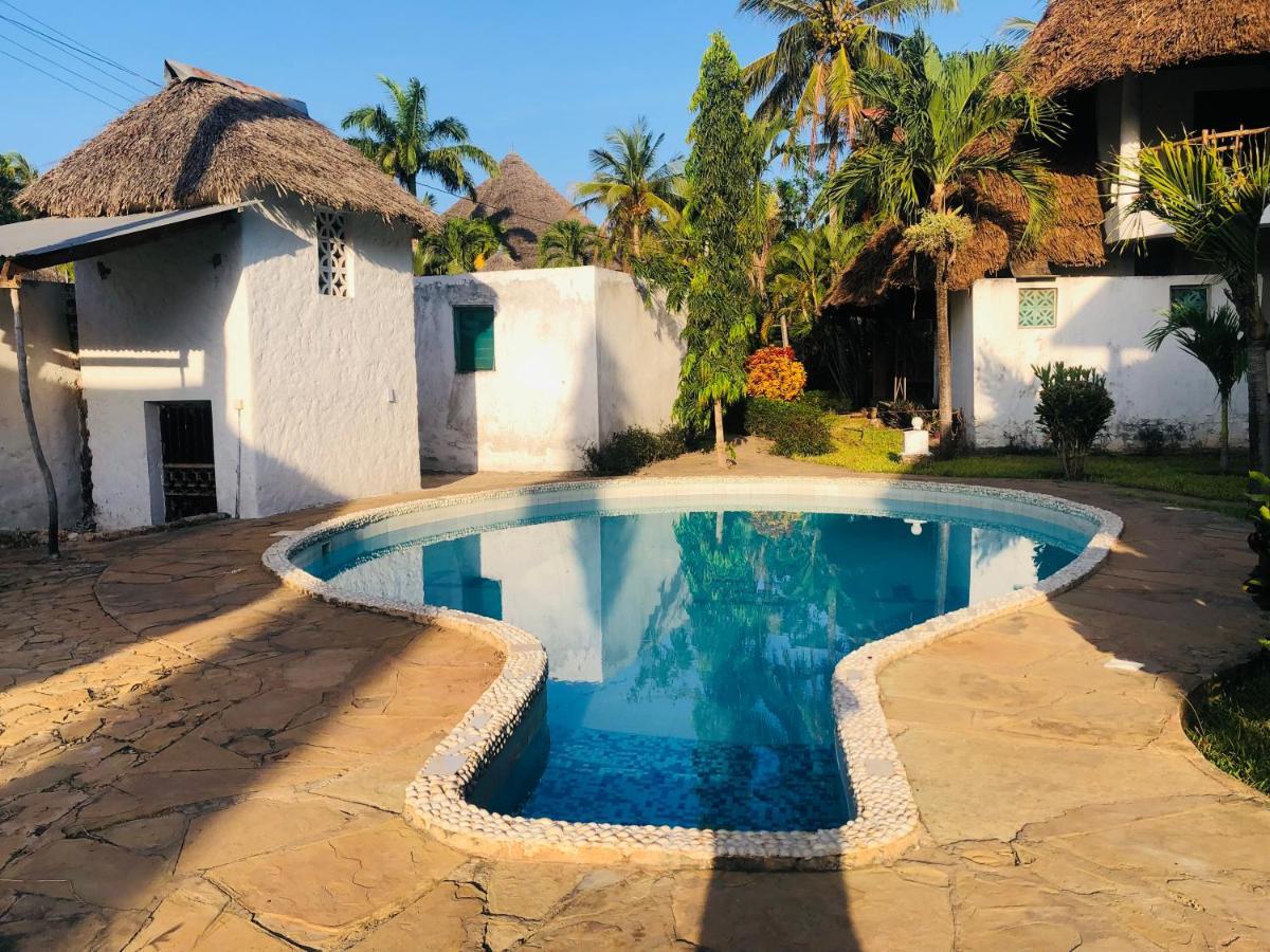 Miwa Holiday Resort Playa de Diani Exterior foto