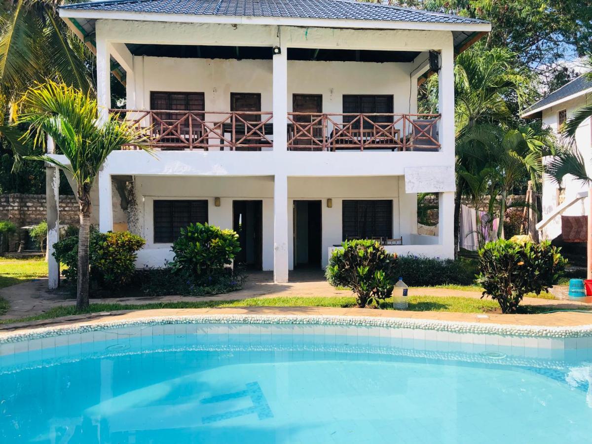 Miwa Holiday Resort Playa de Diani Exterior foto
