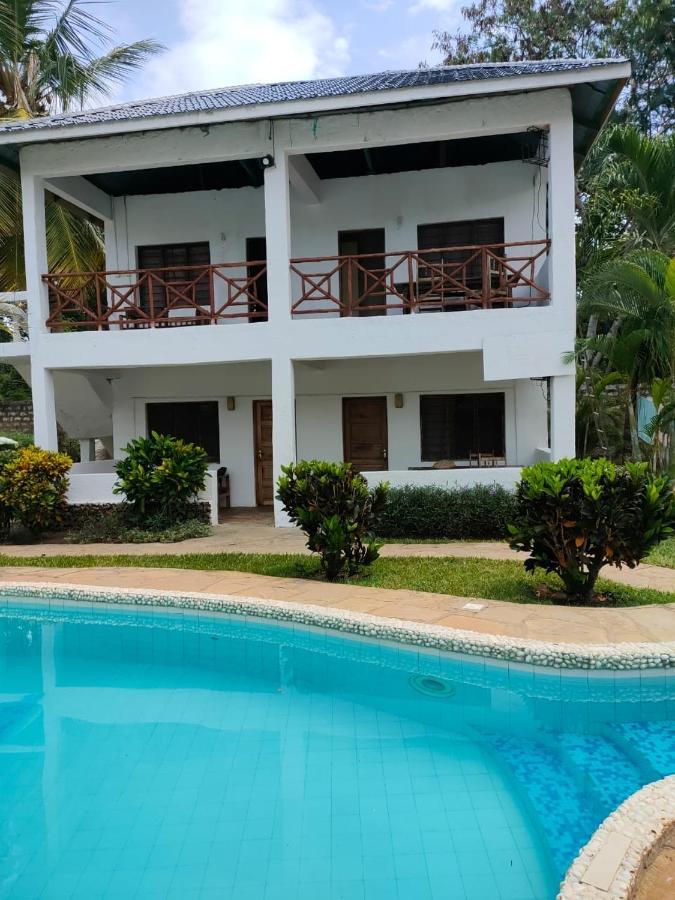 Miwa Holiday Resort Playa de Diani Exterior foto